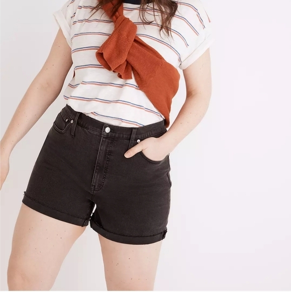 Madewell High-Rise Denim Shorts in Lunar Wash - Picture 12 of 16